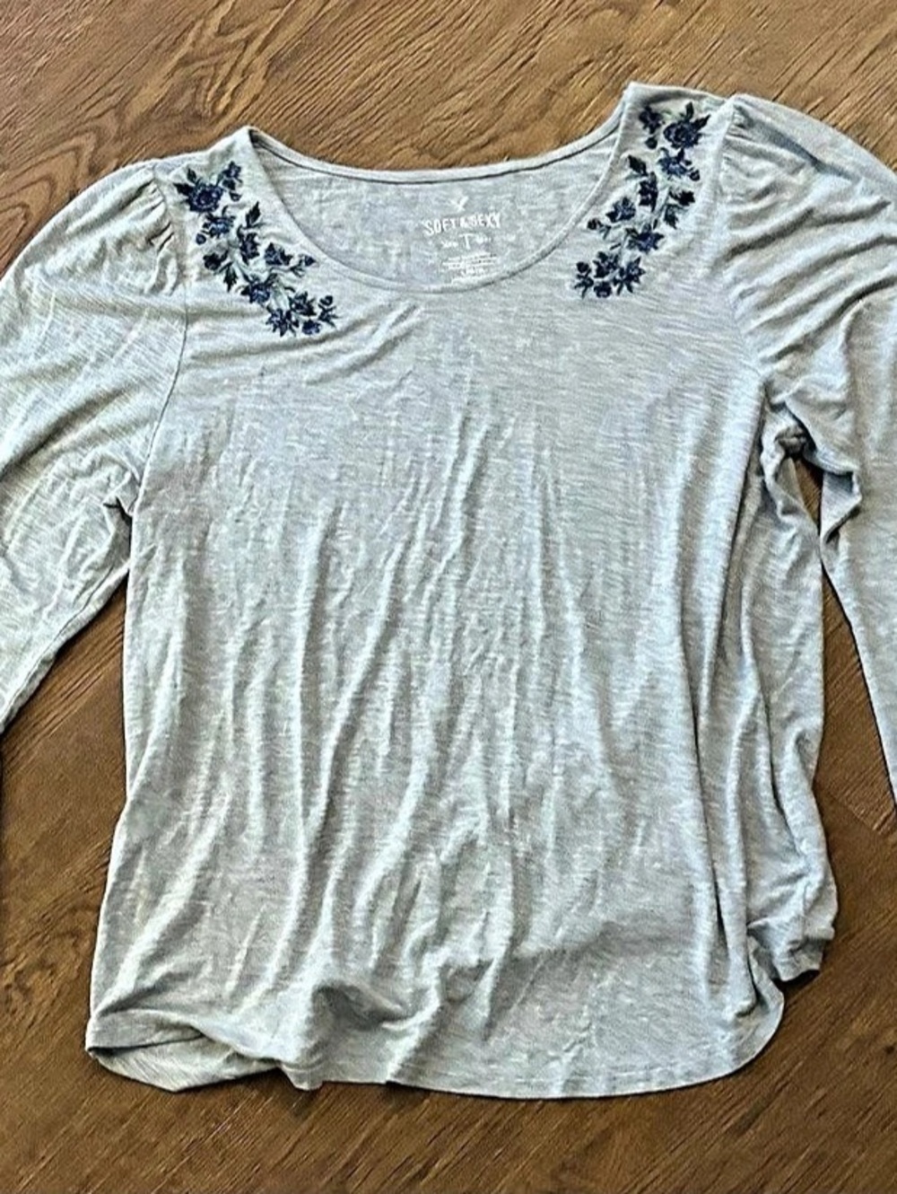 Soft & Sexy Floral Long Sleeve Top in Gray Size Large